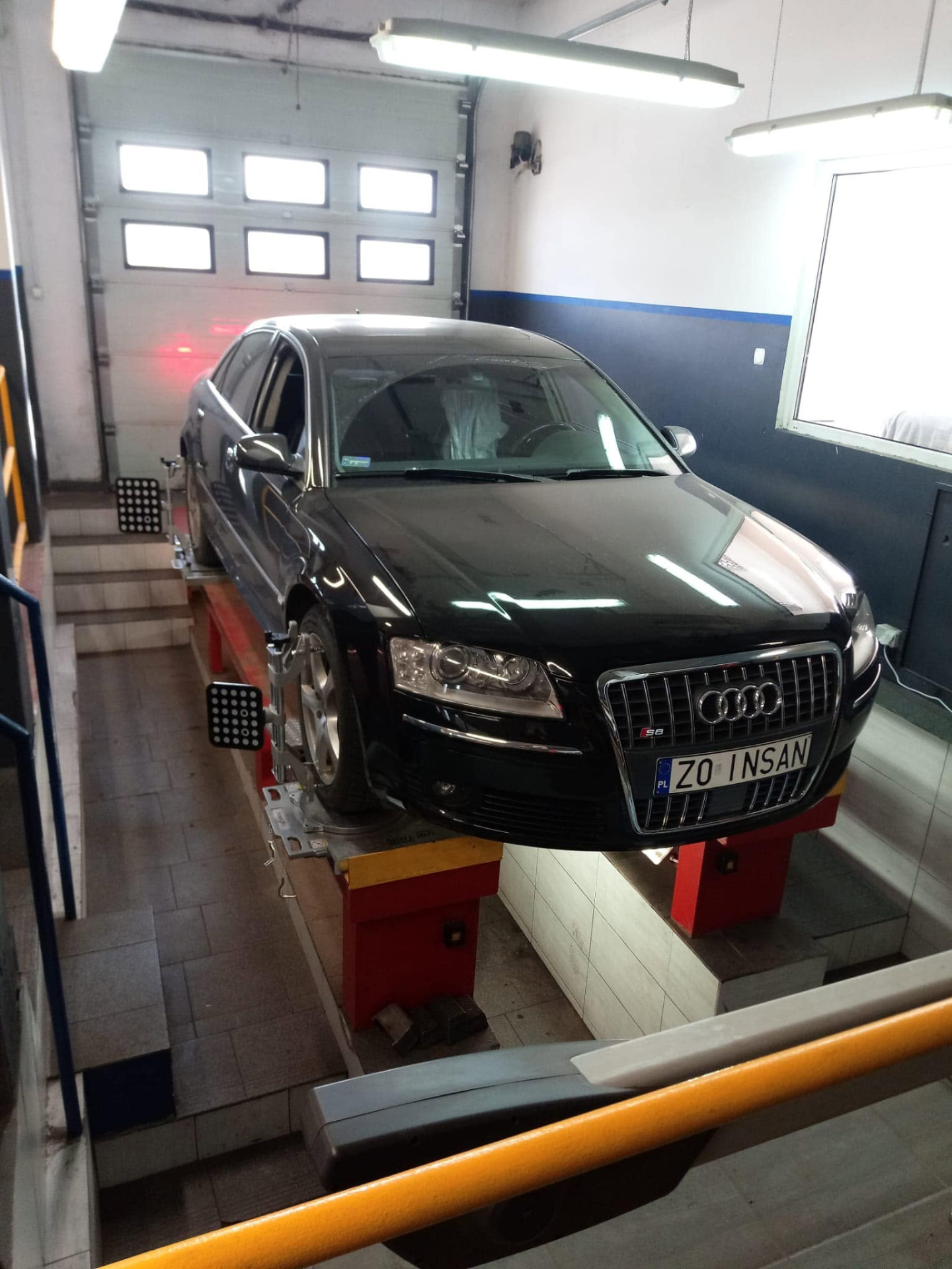Audi S8 na stanowisku geometrii 3D w RJ Garaż Kobylanka